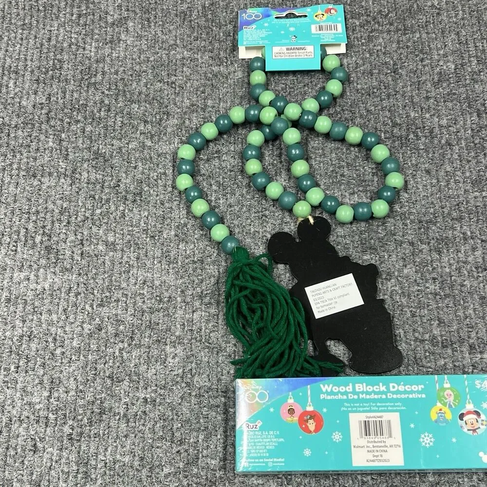 Disney‎ 100 Ruz Christmas Mickey Mouse Wood 44